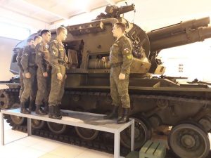 Практические навыки курсанты ВУЦ при СФУ отрабатывают на образцах артиллерийской техники, стоящей на вооружении.
