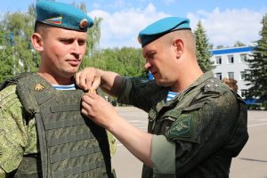 Служить, касаясь облаков 