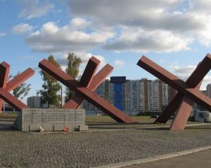 И врагу никогда не добиться…