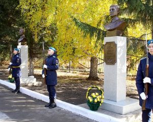 Помнить. Брать в пример. Хранить традиции