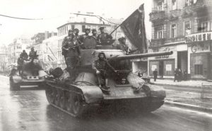 Во главе отдела контрразведки танковой армии