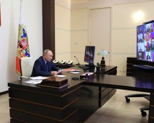 С учётом мировых тенденций в развитии военной техники.