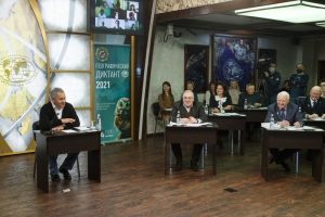 Помочь заново открыть Россию