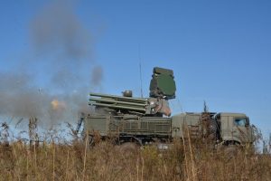 Огненные трассы над полигонными берёзками
