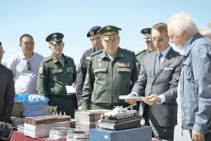 Связующее звено между армией и обществом