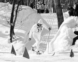 На олимпийской лыжне в Саппоро-1972, после чего Роберт Рождественский напишет знаменитый «Репортаж о лыжной гонке».