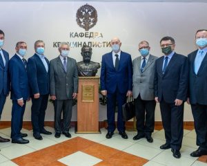 На высоком уровне