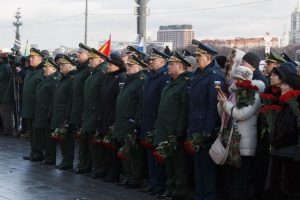 Гениальному творцу Победы
