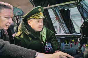 В рамках рабочей поездки в войска Центрального военного округа глава военного ведомства проверил выполнение государственного оборонного заказа на одном из крупнейших в стране авиазаводов, входящих в состав дивизиона транспортной авиации АО «Объединённая авиастроительная корпорация».