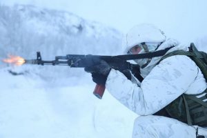 На маршах, на позициях, в учебных атаках