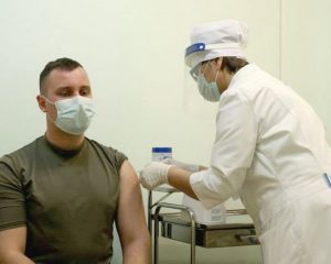 Ревакцинация проходит без сбоев.