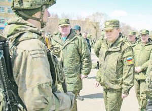 Начальник Генерального штаба Вооружённых Сил России – первый заместитель министра обороны РФ генерал армии Валерий Герасимов проконтролировал организацию мероприятий оперативной и боевой подготовки войск, дислоцированных на территории Приморского края.