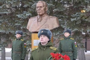 С чувством сыновней преданности Родине