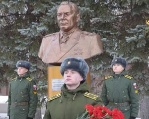 С чувством сыновней преданности Родине