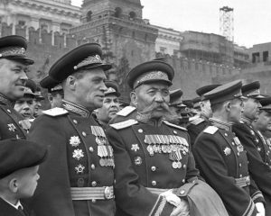 О.И. Городовиков на трибуне во время первомайского парада на Красной площади. Москва, 1 мая 1946 года.