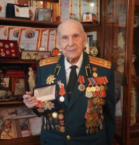 Юрий Горбачёв.