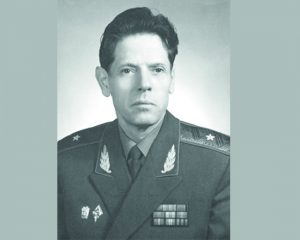 РОМАНОВ Юрий Потапович.