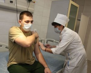 Объединив усилия в борьбе с коронавирусом.