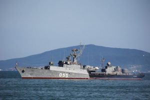 На маршах, на позициях, в учебных атаках
