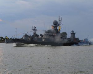 Не снижая интенсивности боевой подготовки
