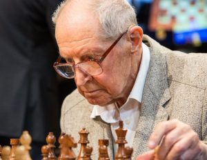 Гроссмейстер Юрий АВЕРБАХ.