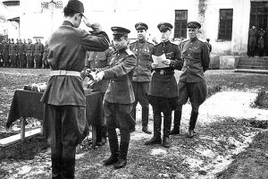 А.И. Грисенко, начальник Чугуевского военного авиационного училища лётчиков.