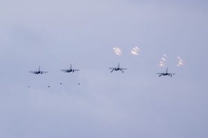 На военные угрозы реагируем вместе