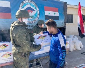 Российские военнослужащие провели гуманитарные акции в провинциях Дейр-эз-Зор и Хасеке.