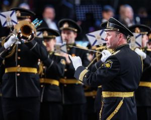 Это была яркая ода миру