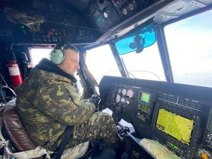 Подполковник Роман Пухов в небе Арктики.