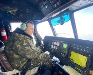 Подполковник Роман Пухов в небе Арктики.
