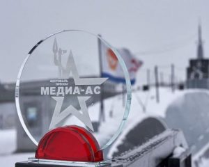 За вклад в освещение военной и оборонной тематики.