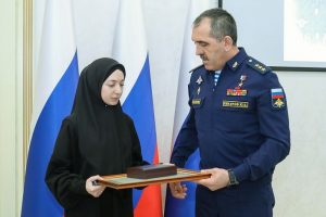 Храбрых сердецa отвагою гордимся в сражении со Злом