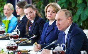 Владимир ПУТИН: Российские военнослужащие  с честью сражаются за наше  будущее, за будущее наших детей