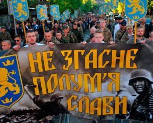 Слова, перелитые в оружейный свинец.