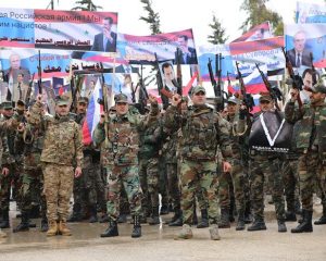 «Великая российская армия! Мы победим нацистов!»
