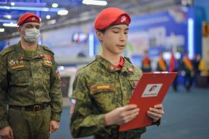 Следуют традициям доблести и чести!