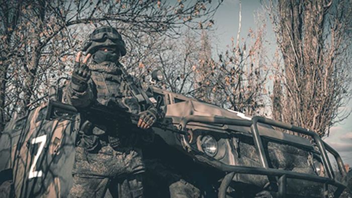 Российские военнослужащие, выполняющие задачи специальной военной операции, знают, что по всей стране и за её пределами проходят масштабные акции в их поддержку. Бойцы искренне благодарят за тёплые слова и передают огромный привет на Родину. Vсё обязательно будет хорошо!