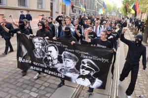 Шествия украинских националистов стали привычными и получали поддержку на государственном уровне.