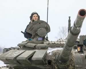 В режиме упреждения.