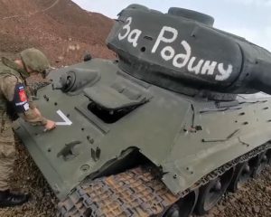 На Голанах на легендарные танки Т-34 нанесли символ Z