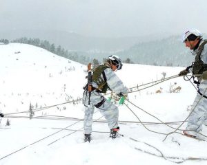 Жаркие этапы в снежном предгорье