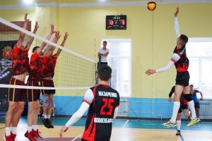 Победные эмоции приверженцев летающего мяча