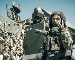 Российские военнослужащие, выполняющие задачи специальной военной операции, знают, что по всей стране и за её пределами проходят масштабные акции в их поддержку. Бойцы искренне благодарят за тёплые слова и передают огромный привет на Родину. Vсё обязательно будет хорошо!