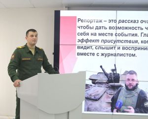 Старший сержант Давид АРУТЮНЯН готовится к государственному экзамену. Фото Олега Харченко.