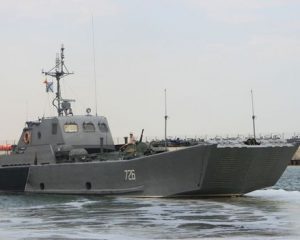 Готовы атаковать противника с неба и моря.