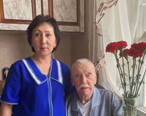Одна из лучших соцработников-сиделок Саяна Анан-Ооловна Кужугет и участник Великой Отечественной войны Пётр Фёдорович Иванков.
