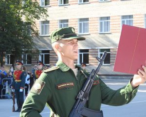 Здесь учат доблестно защищать Родину.