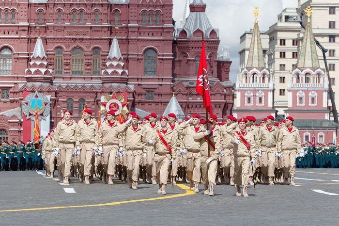 Мы гордимся непокорённым, доблестным поколением победителей