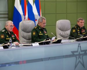 Традициям ратных подвигов верны.